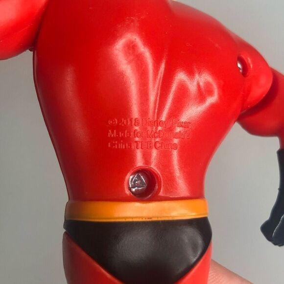 disney pixar the incredible 2 mr incredible mcdonalds happy meal toy red 2018 - Picture 4 of 5